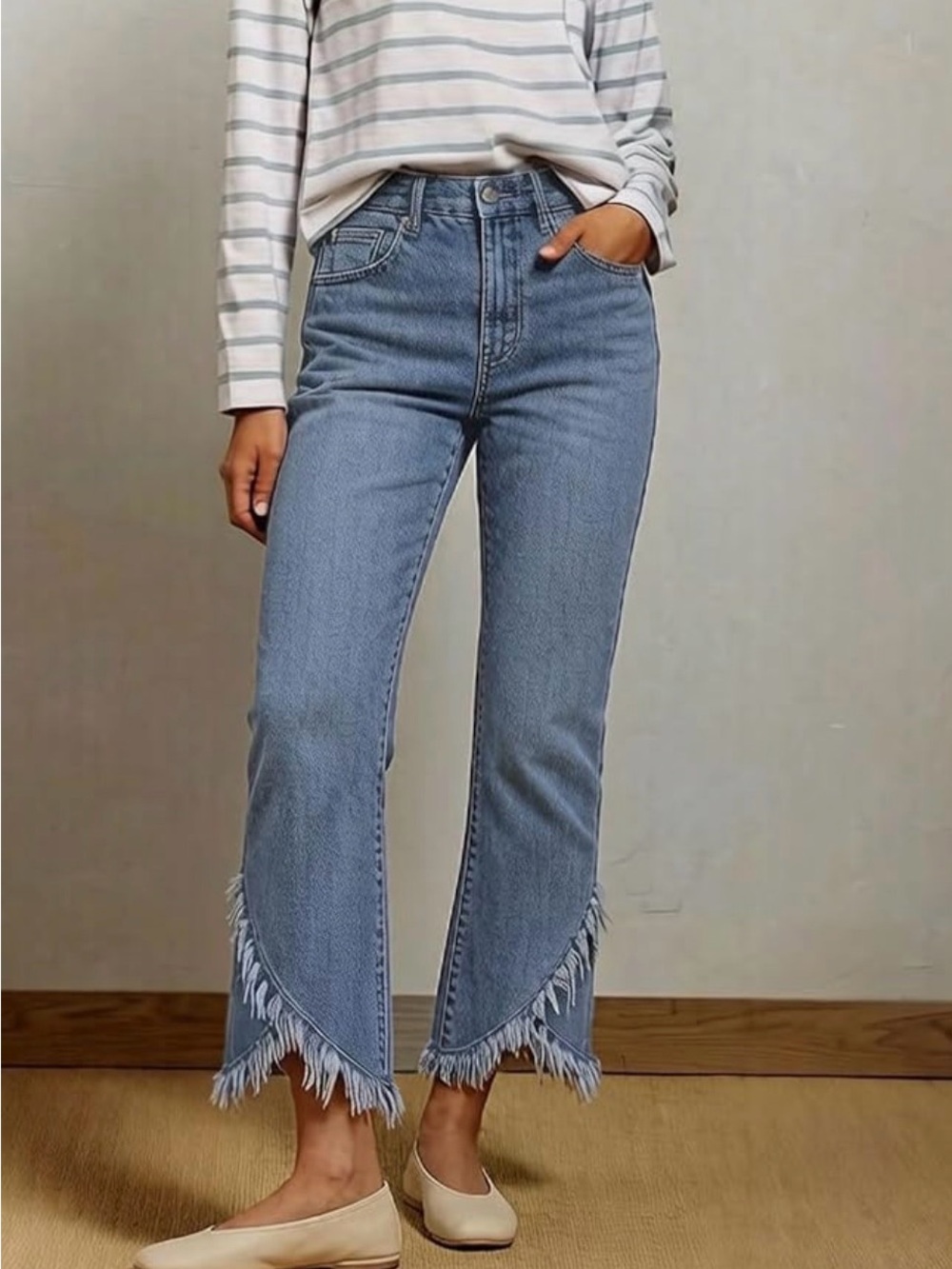 Women’s Blue Frayed Hem Jeans